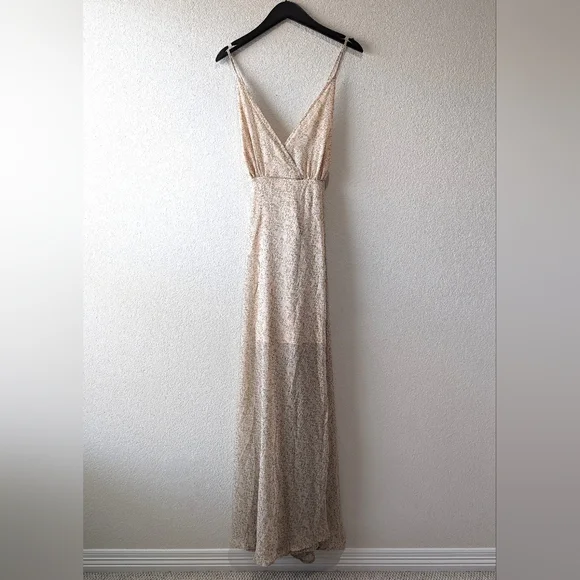 aakaa maxi dress Aakaa Shelly V-Neck Maxi Dress